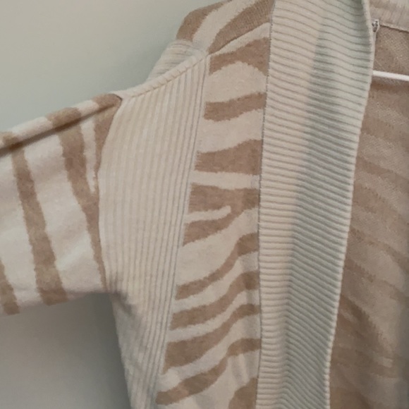 Varley Camrose Zebra Sweater - Picture 6 of 10